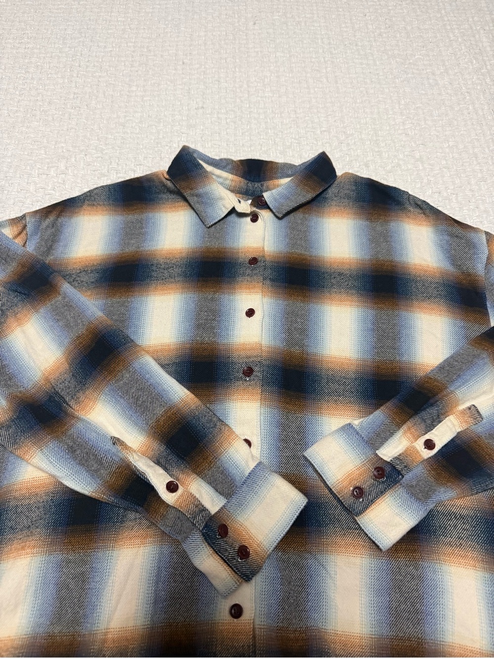 Madewell Flannel Westlake shirt.  
Color: Allen Plaid
Women’s large.